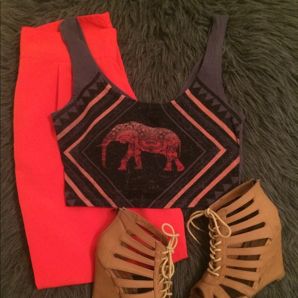 Elephant Crop Top 🐘 - Picture 2 of 8